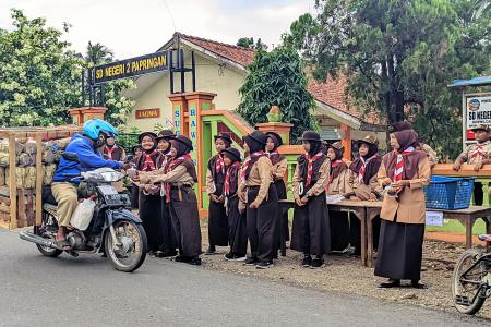 PRAMUKA PENGGALANG SD N 2 PAPRINGA