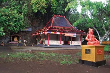 PENELUSURAN WISATA RELIGI GUNUNG S