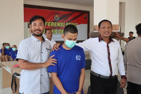 DIPICU TERIAKAN DAN KESAL PELAKU P