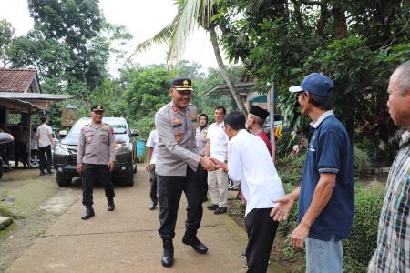 WARGA DUSUN GENTING DISAMBANGI KAP